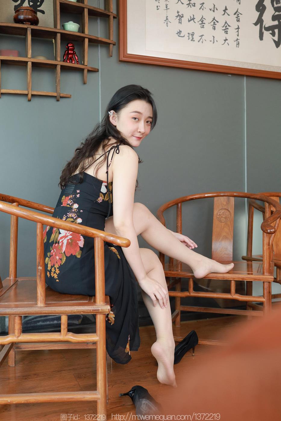 图片[43]-[IESS异思趣向] 2023.04.14 丝享家1421：秋秋《花裙女人》[86P] – 速更版-美库