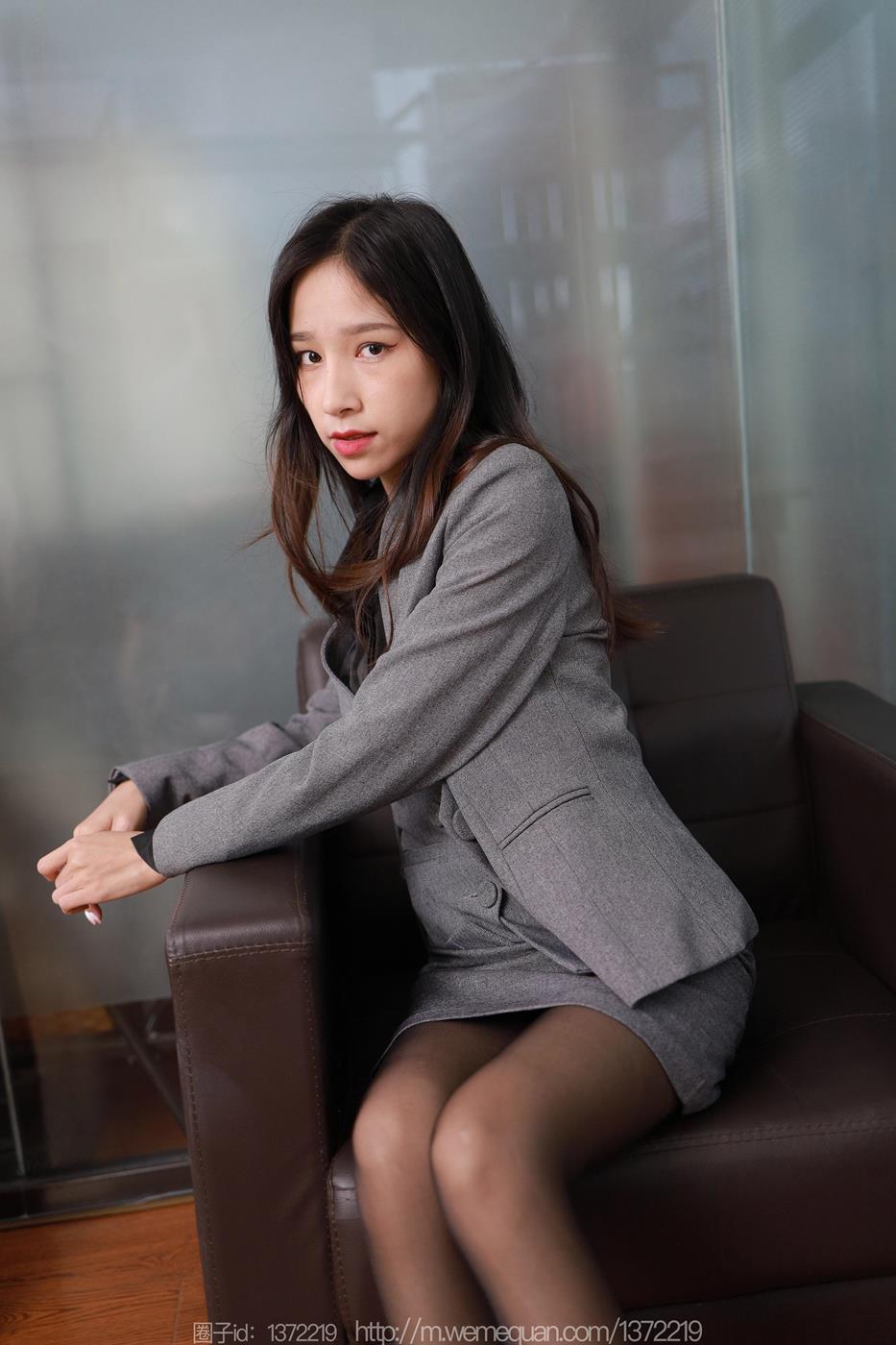 图片[20]-[IESS异思趣向] 2023.04.19 丝享家1426：美子《嘿丝OL》[90P] – 速更版-美库