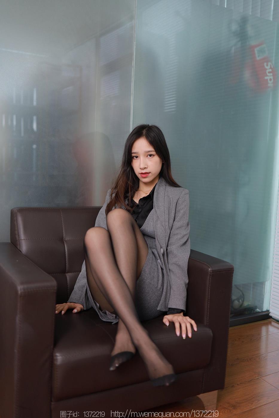 图片[27]-[IESS异思趣向] 2023.04.19 丝享家1426：美子《嘿丝OL》[90P] – 速更版-美库