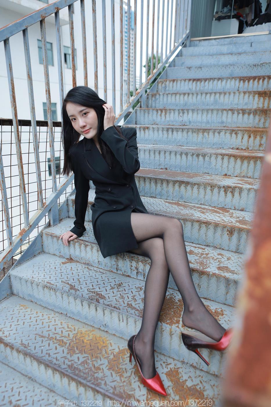 图片[41]-[IESS异思趣向] 2023.04.18 丝享家1425：婉萍《小辣椒》[85P] – 速更版-美库