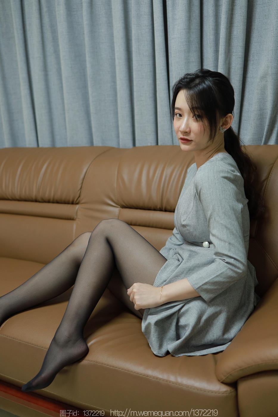 图片[10]-[IESS异思趣向] 2023.04.22 丝享家1429：秋秋《沙发上的女人》[87P] – 速更版-美库