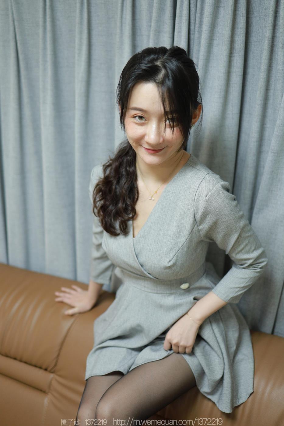 图片[71]-[IESS异思趣向] 2023.04.22 丝享家1429：秋秋《沙发上的女人》[87P] – 速更版-美库