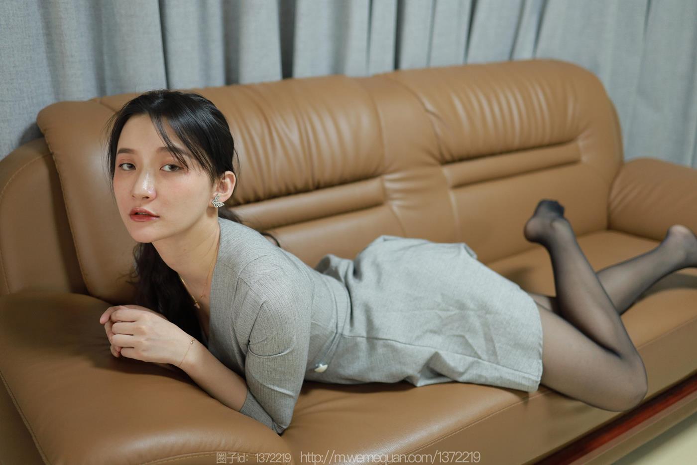 图片[78]-[IESS异思趣向] 2023.04.22 丝享家1429：秋秋《沙发上的女人》[87P] – 速更版-美库