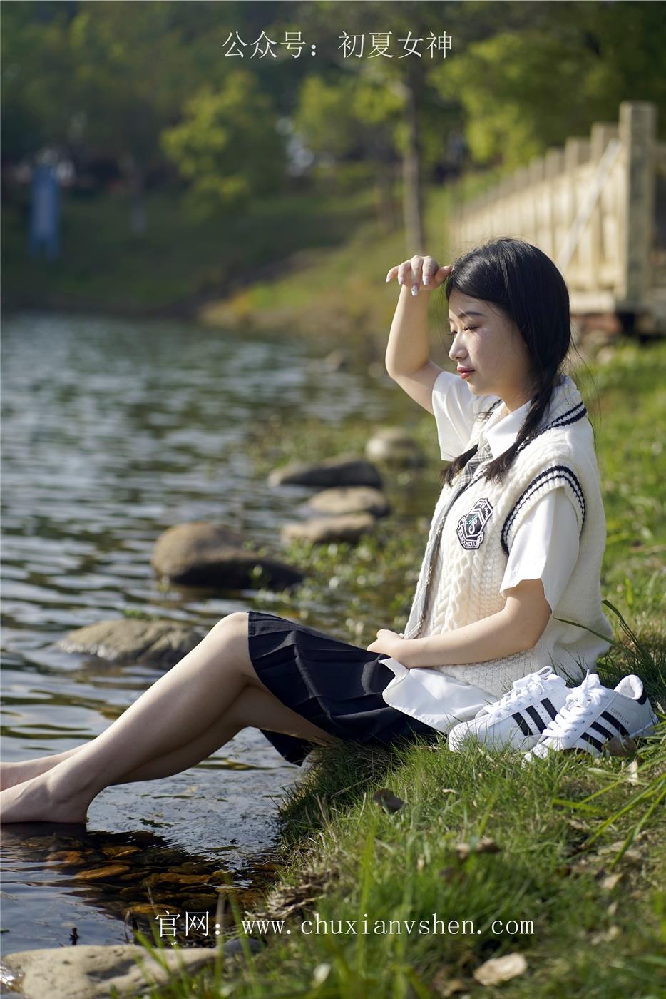 图片[23]-初夏女神 NO.039 念念 春秋JK套搭配三叶草贝壳头鞋[115P] – 速更版-美库