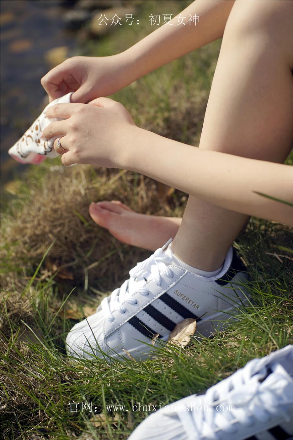 图片[40]-初夏女神 NO.039 念念 春秋JK套搭配三叶草贝壳头鞋[115P] – 速更版-美库