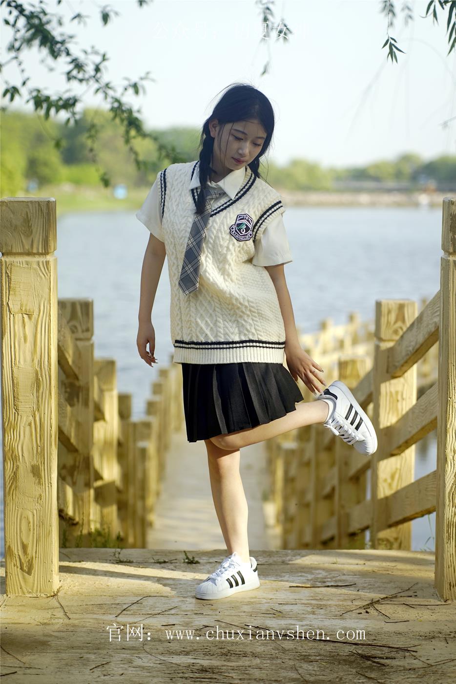 图片[62]-初夏女神 NO.039 念念 春秋JK套搭配三叶草贝壳头鞋[115P] – 速更版-美库