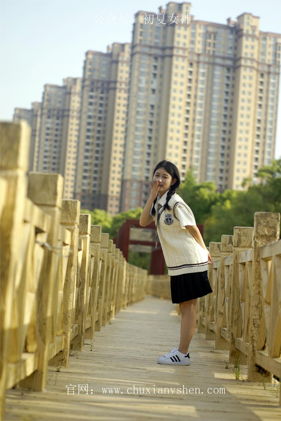 图片[70]-初夏女神 NO.039 念念 春秋JK套搭配三叶草贝壳头鞋[115P] – 速更版-美库