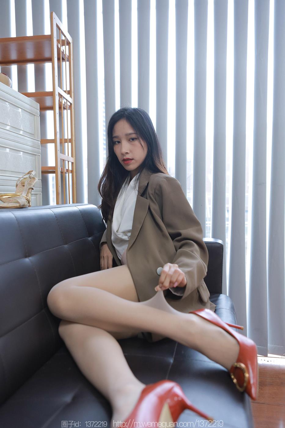 图片[22]-[IESS异思趣向] 2023.04.27 丝享家1434：美子《橘色高跟肉丝》[89P] – 速更版-美库