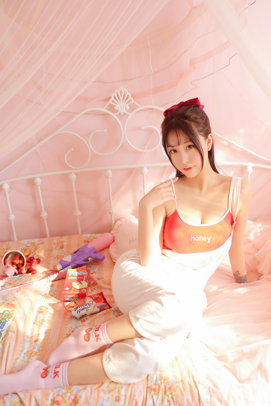 图片[11]-猫九酱 红色吊带 [18P] – 速更版-美库