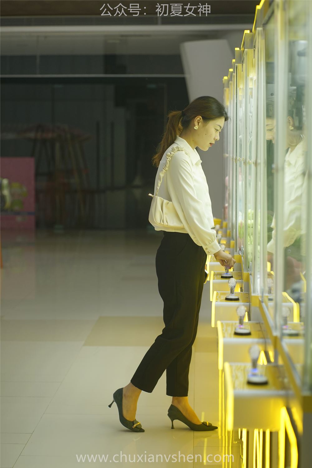 图片[32]-初夏女神 NO.042 小悦悦 职场小白[128P] – 速更版-美库