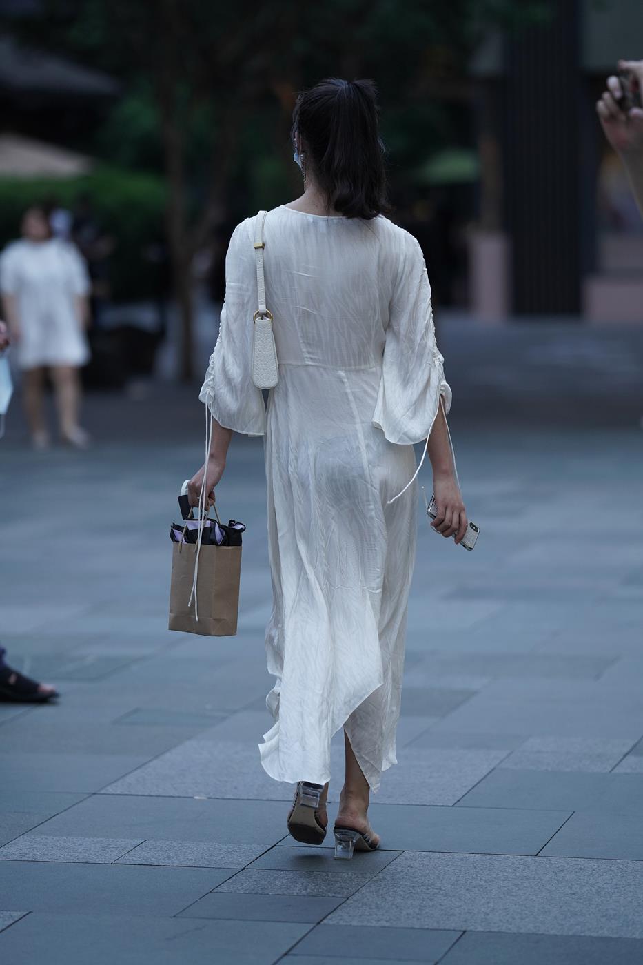 图片[17]-精选街拍作品 NO.1599 凯恩公爵街拍作品 – 舒适的连衣裙[27P] – 速更版-美库