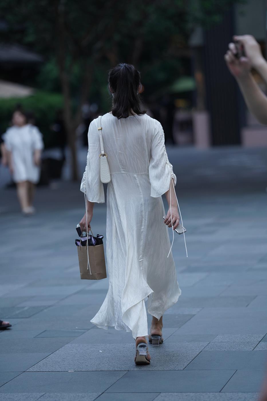 图片[18]-精选街拍作品 NO.1599 凯恩公爵街拍作品 – 舒适的连衣裙[27P] – 速更版-美库