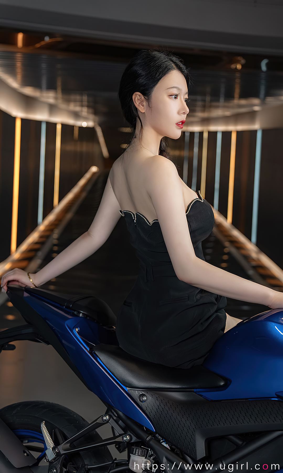 图片[21]-[爱尤物]2023 NO.2661 想牵你的手 钟晴[35P] – 速更版-美库