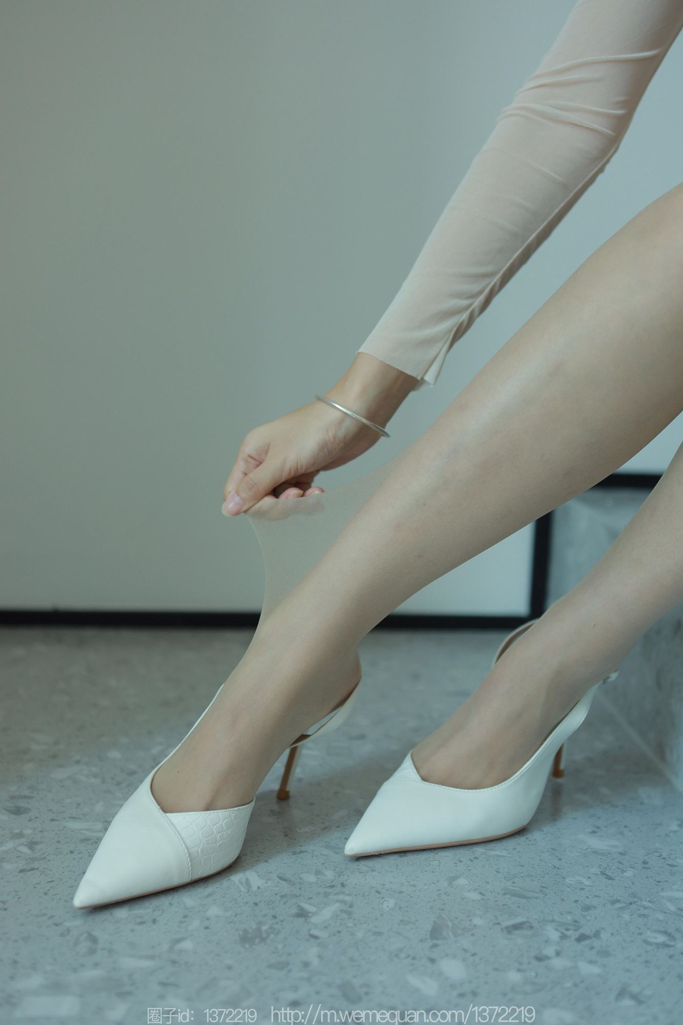 图片[68]-[IESS异思趣向] 2023.05.14 丝享家1451：小宝《浅色包臀裙》[80P] – 速更版-美库