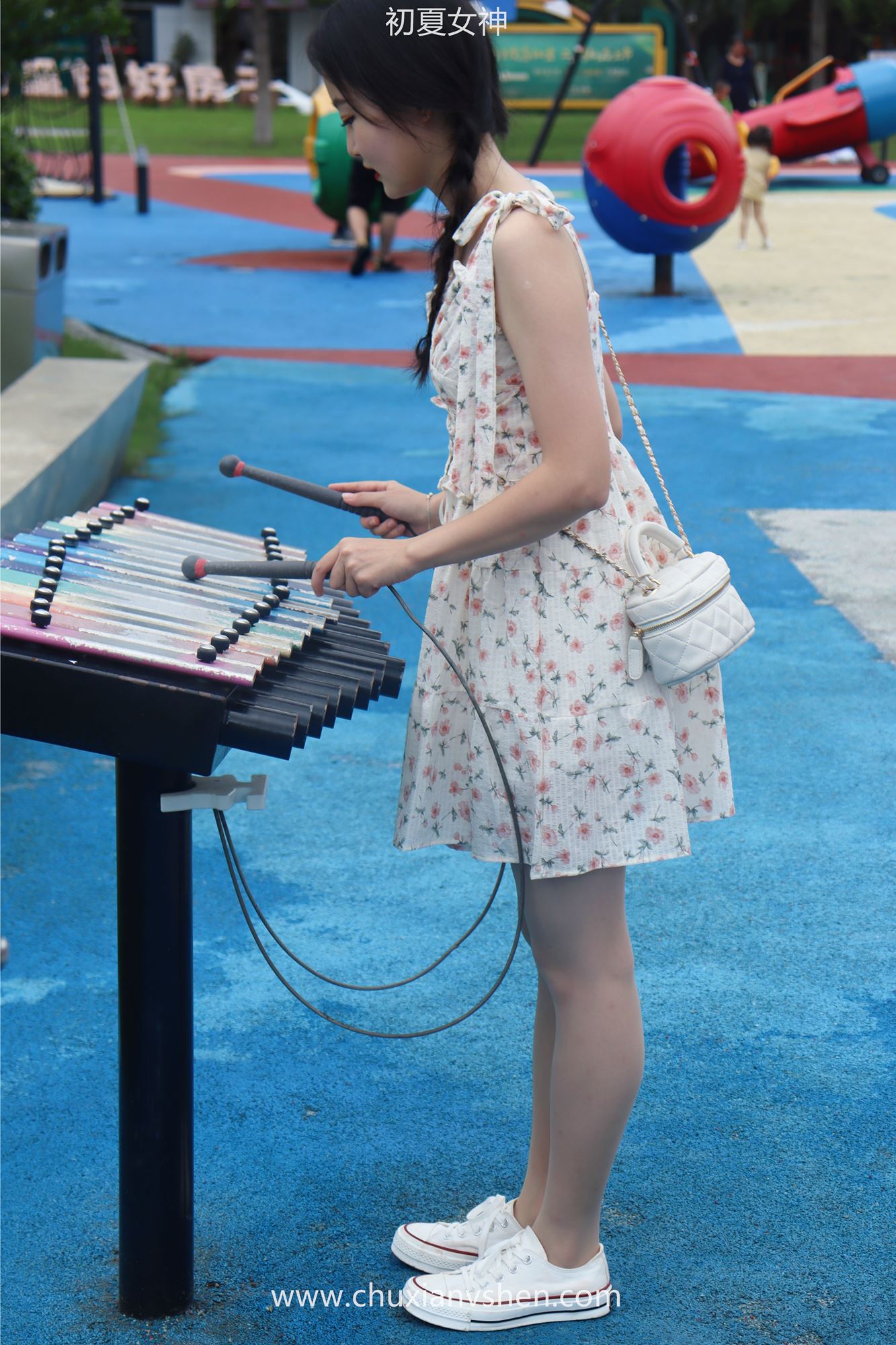 图片[33]-初夏女神 NO.050 双双 公园游玩[200P] – 速更版-美库