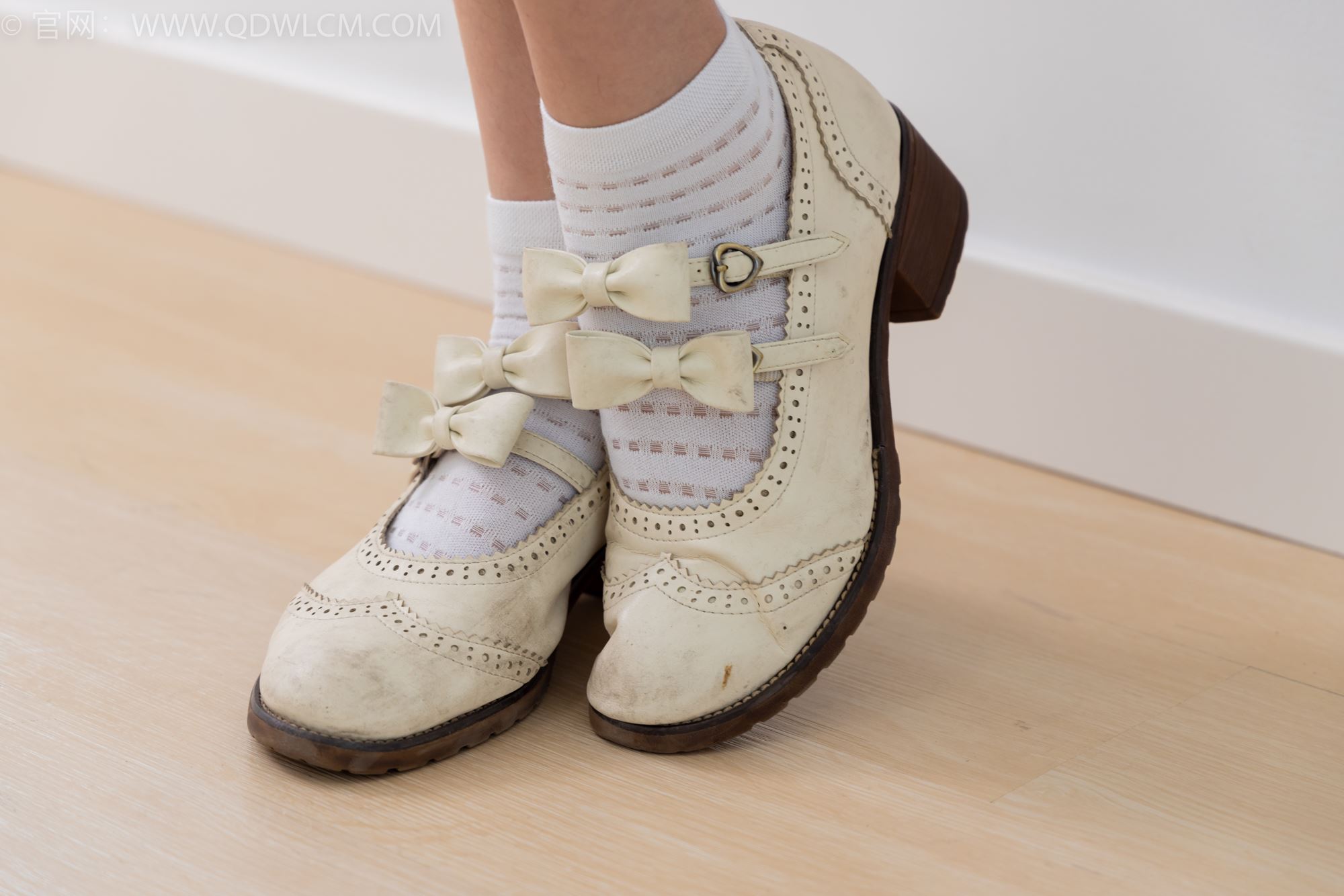 图片[25]-物恋传媒 NO.1698 雏菊-要开心呀[150P] – 速更版-美库