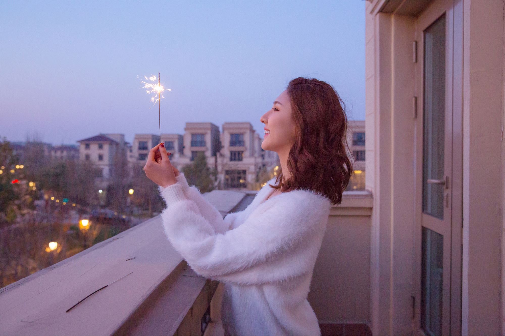 图片[27]-[YALAYI雅拉伊]2021.11.26 NO.1018 美丽的花火[33+1P] – 速更版-美库