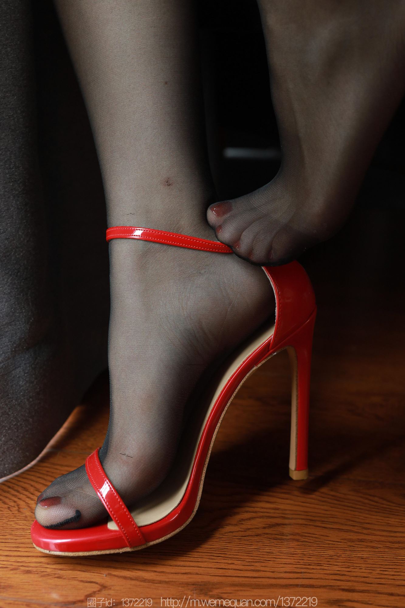 图片[19]-[IESS异思趣向] 2023.05.23 丝享家1459：小婕《暗里红》[80P] – 速更版-美库