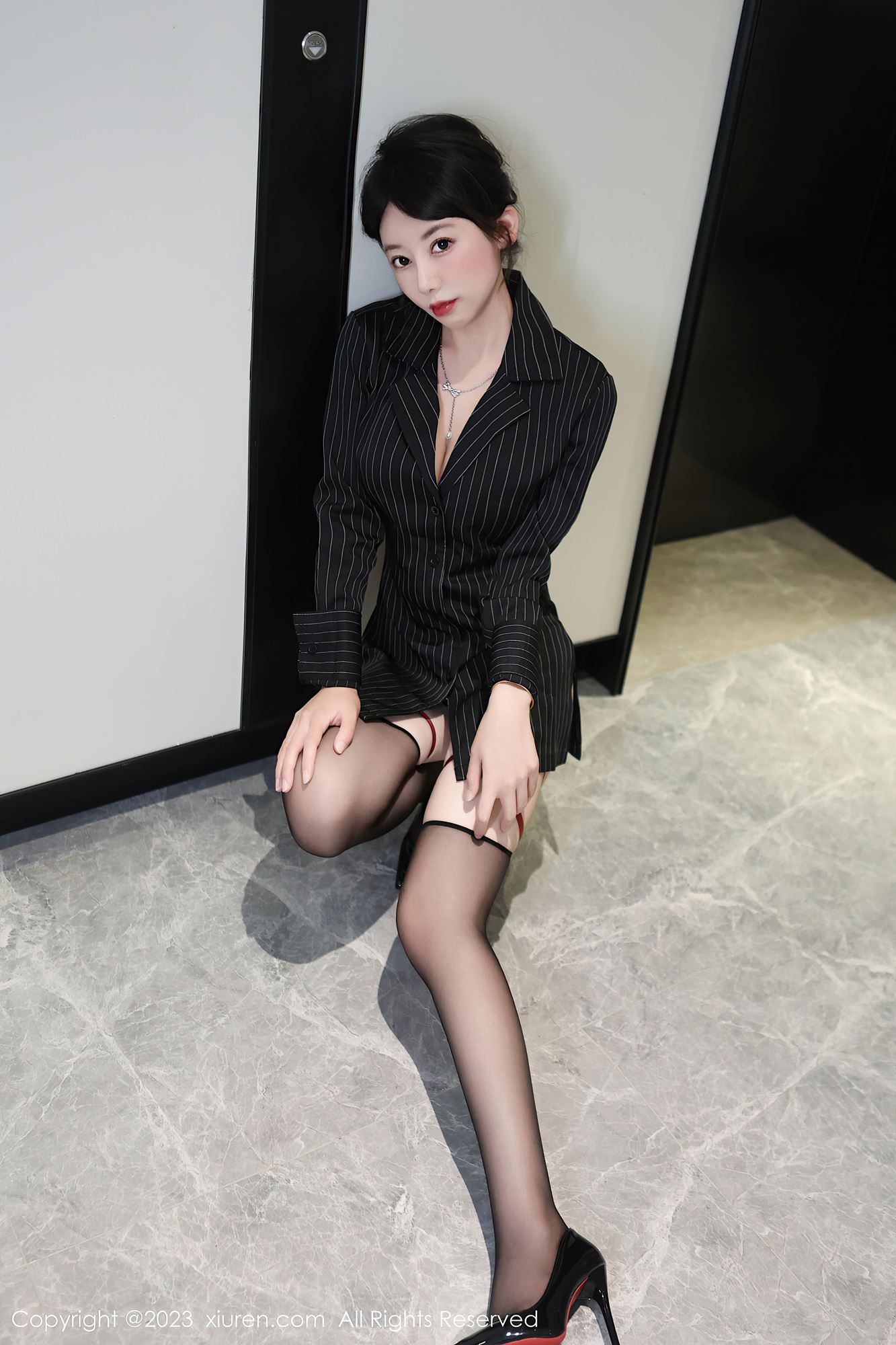 图片[33]-[XiuRen秀人网] 2023.09.14 No.7384 白笑笑 黑丝美腿[37P] – 速更版-美库