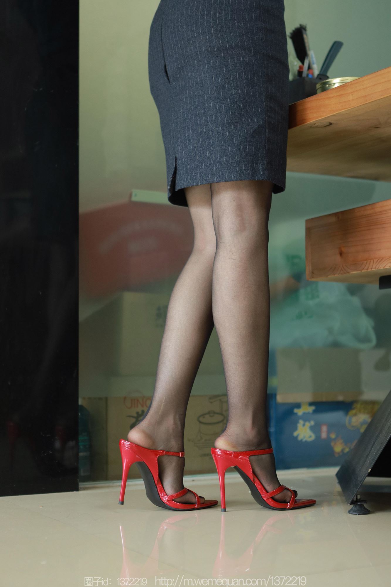 图片[20]-[IESS异思趣向] 2023.06.26 丝享家1464：小金《红跟OL》[79P] – 速更版-美库