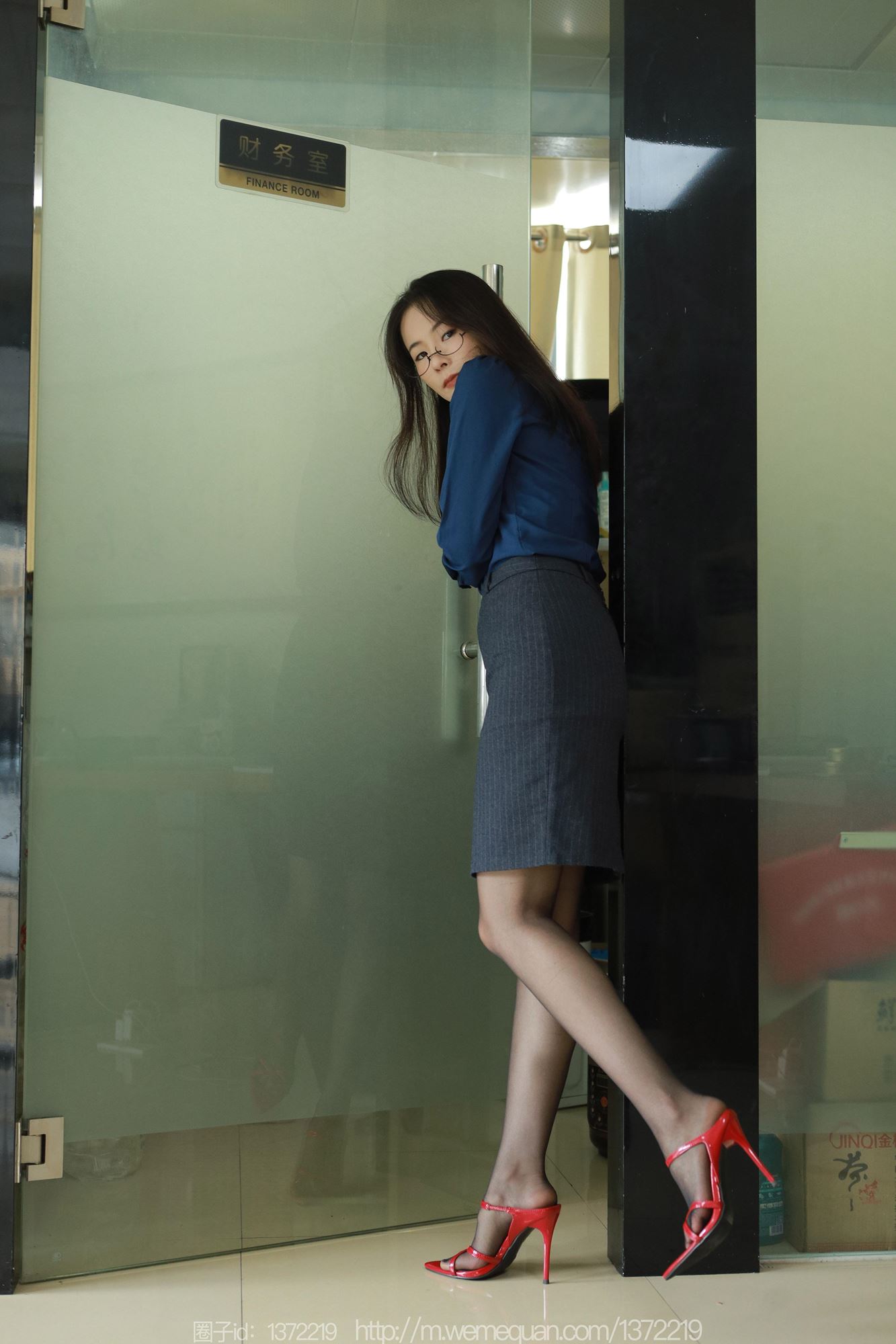 图片[45]-[IESS异思趣向] 2023.06.26 丝享家1464：小金《红跟OL》[79P] – 速更版-美库