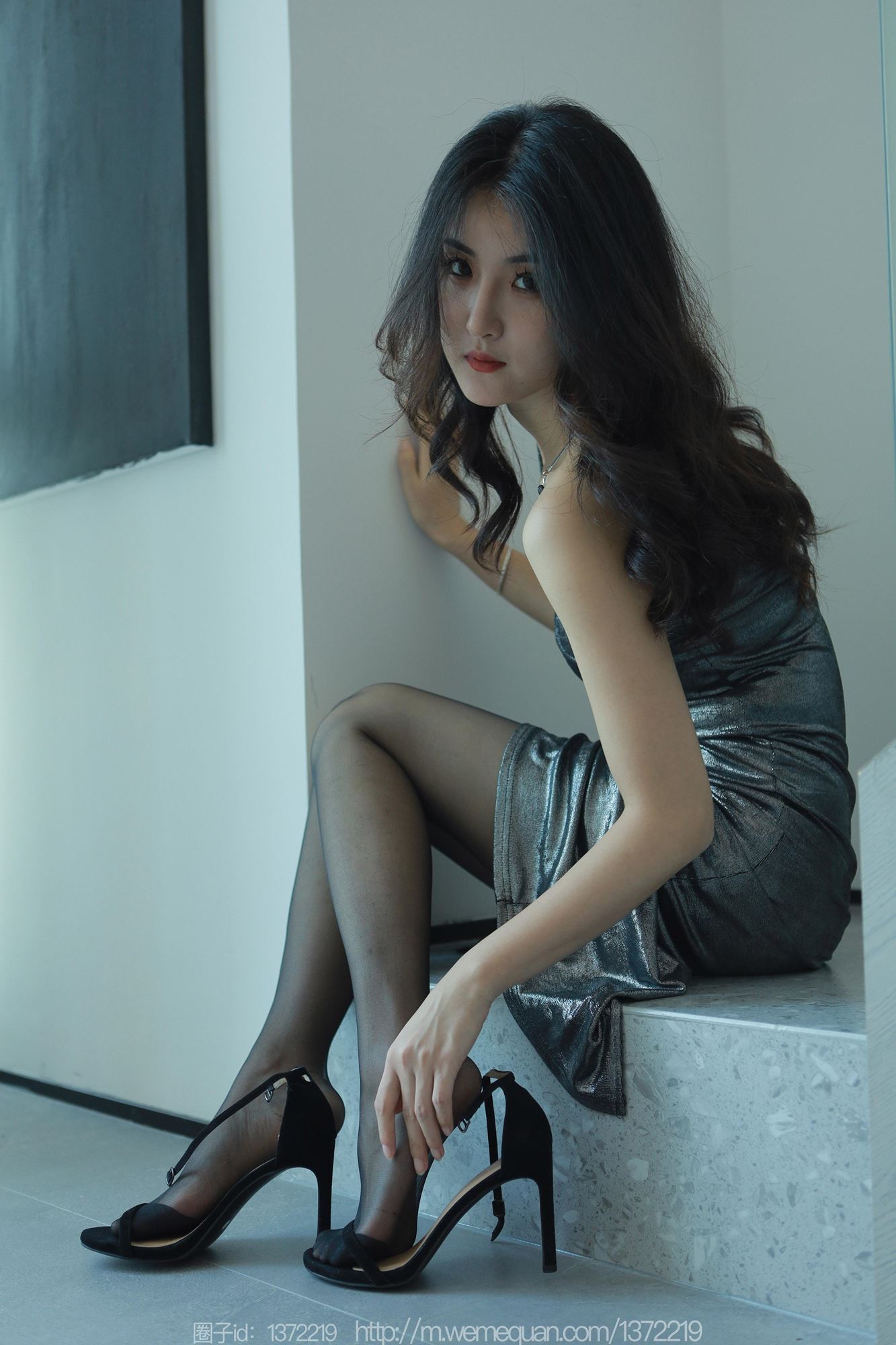 图片[13]-[IESS异思趣向] 2023.06.29 丝享家1467：小宝《液体金属裙》[80P] – 速更版-美库