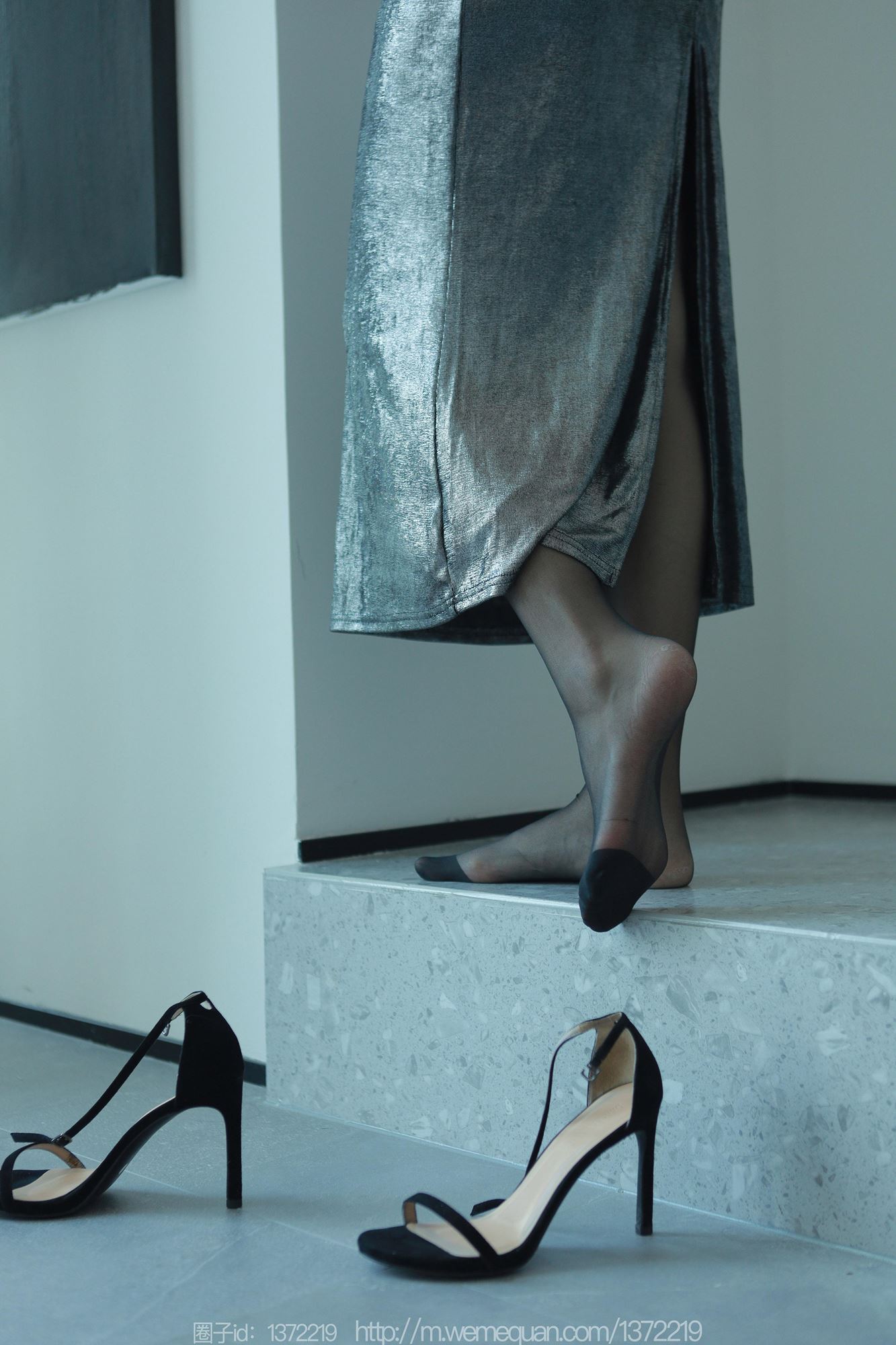 图片[25]-[IESS异思趣向] 2023.06.29 丝享家1467：小宝《液体金属裙》[80P] – 速更版-美库