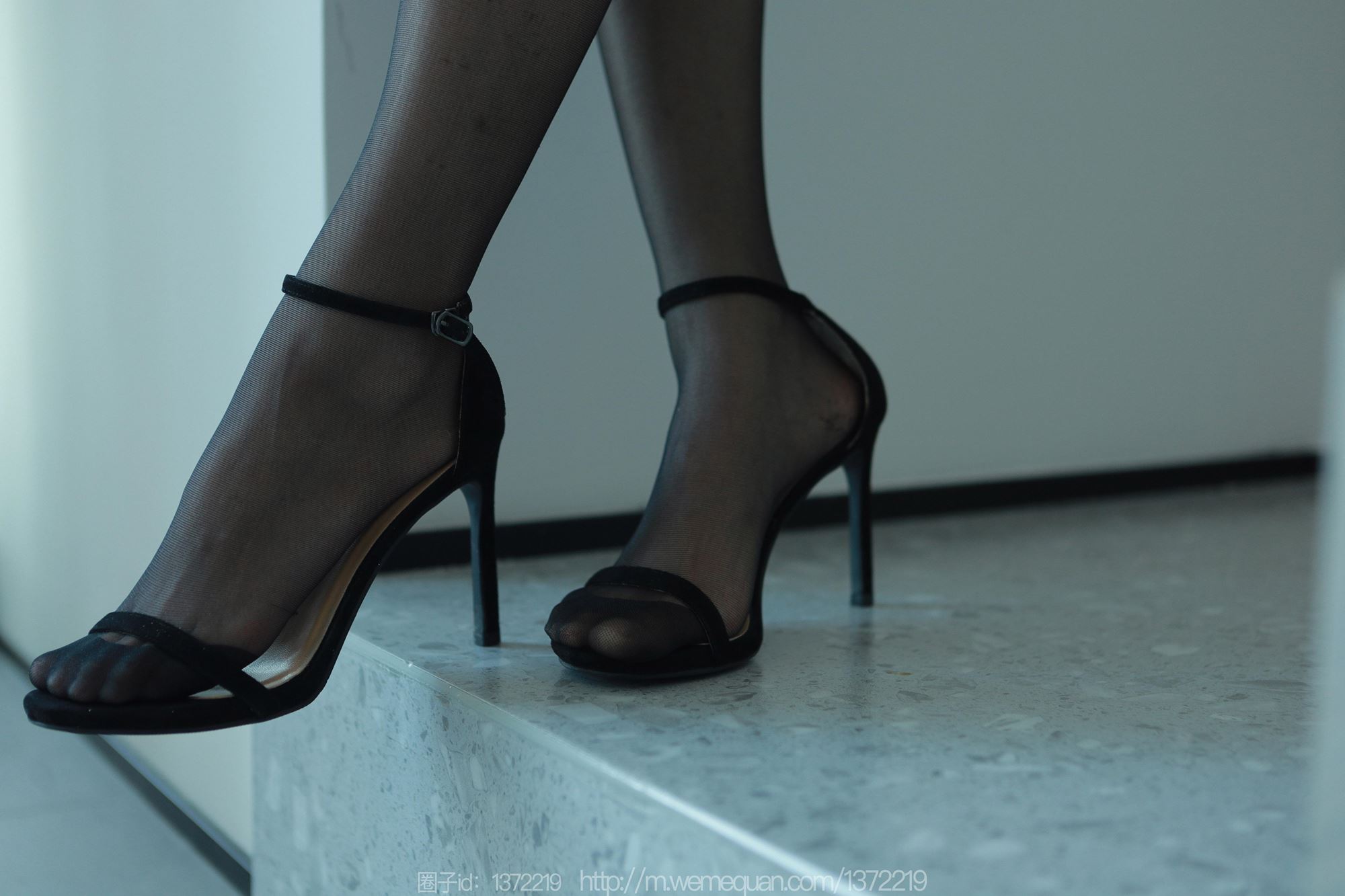 图片[36]-[IESS异思趣向] 2023.06.29 丝享家1467：小宝《液体金属裙》[80P] – 速更版-美库