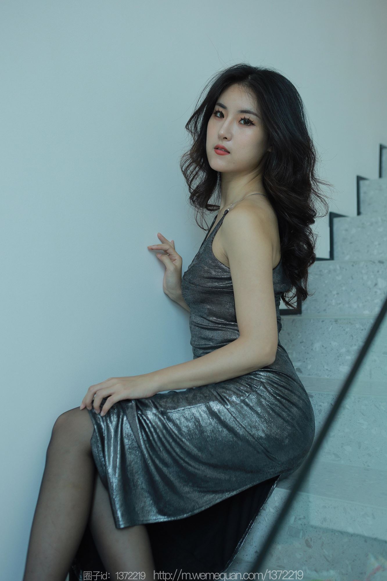 图片[49]-[IESS异思趣向] 2023.06.29 丝享家1467：小宝《液体金属裙》[80P] – 速更版-美库