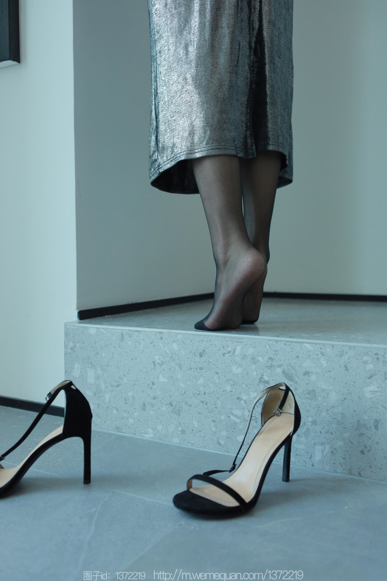 图片[56]-[IESS异思趣向] 2023.06.29 丝享家1467：小宝《液体金属裙》[80P] – 速更版-美库