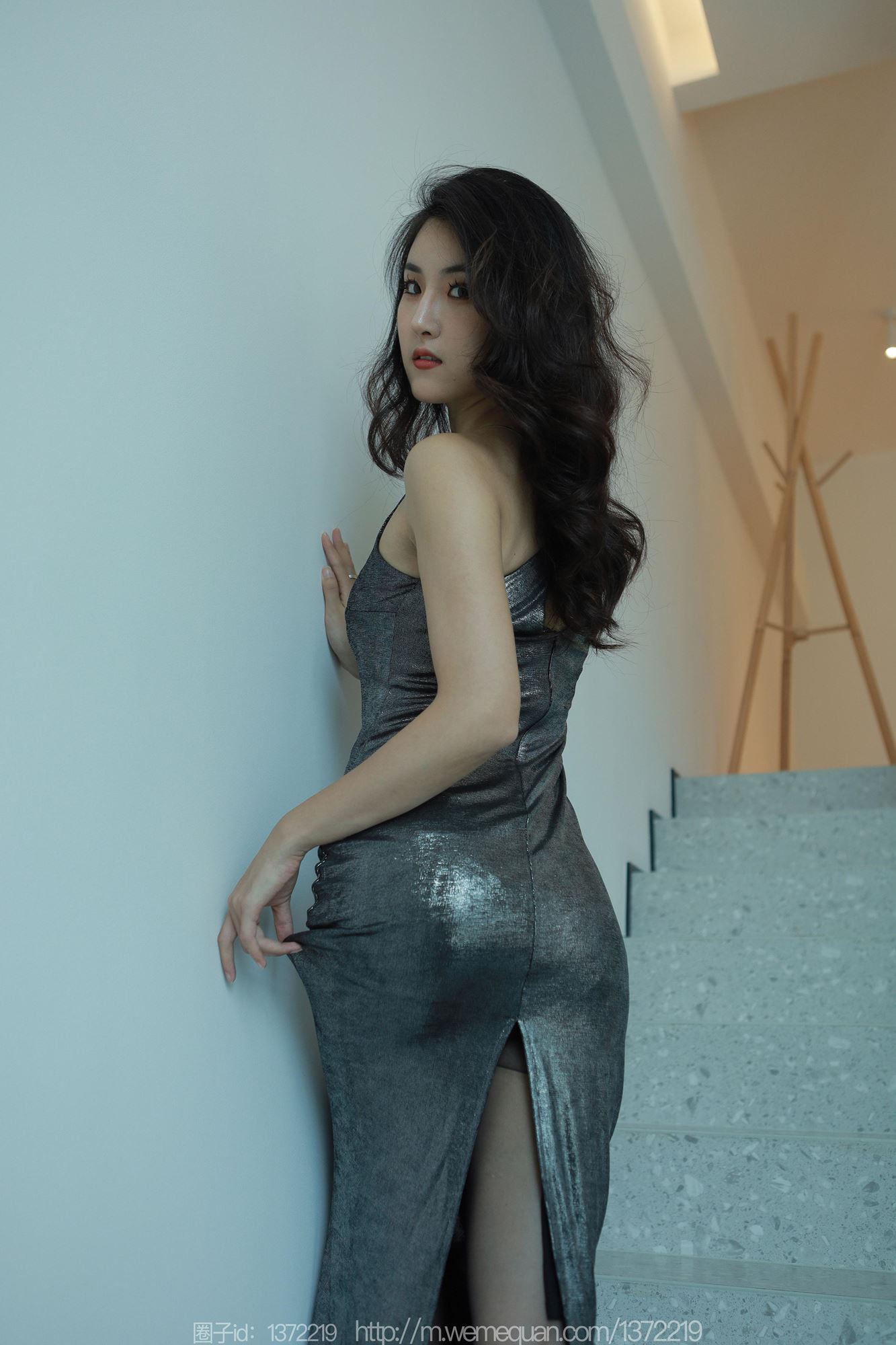 图片[77]-[IESS异思趣向] 2023.06.29 丝享家1467：小宝《液体金属裙》[80P] – 速更版-美库