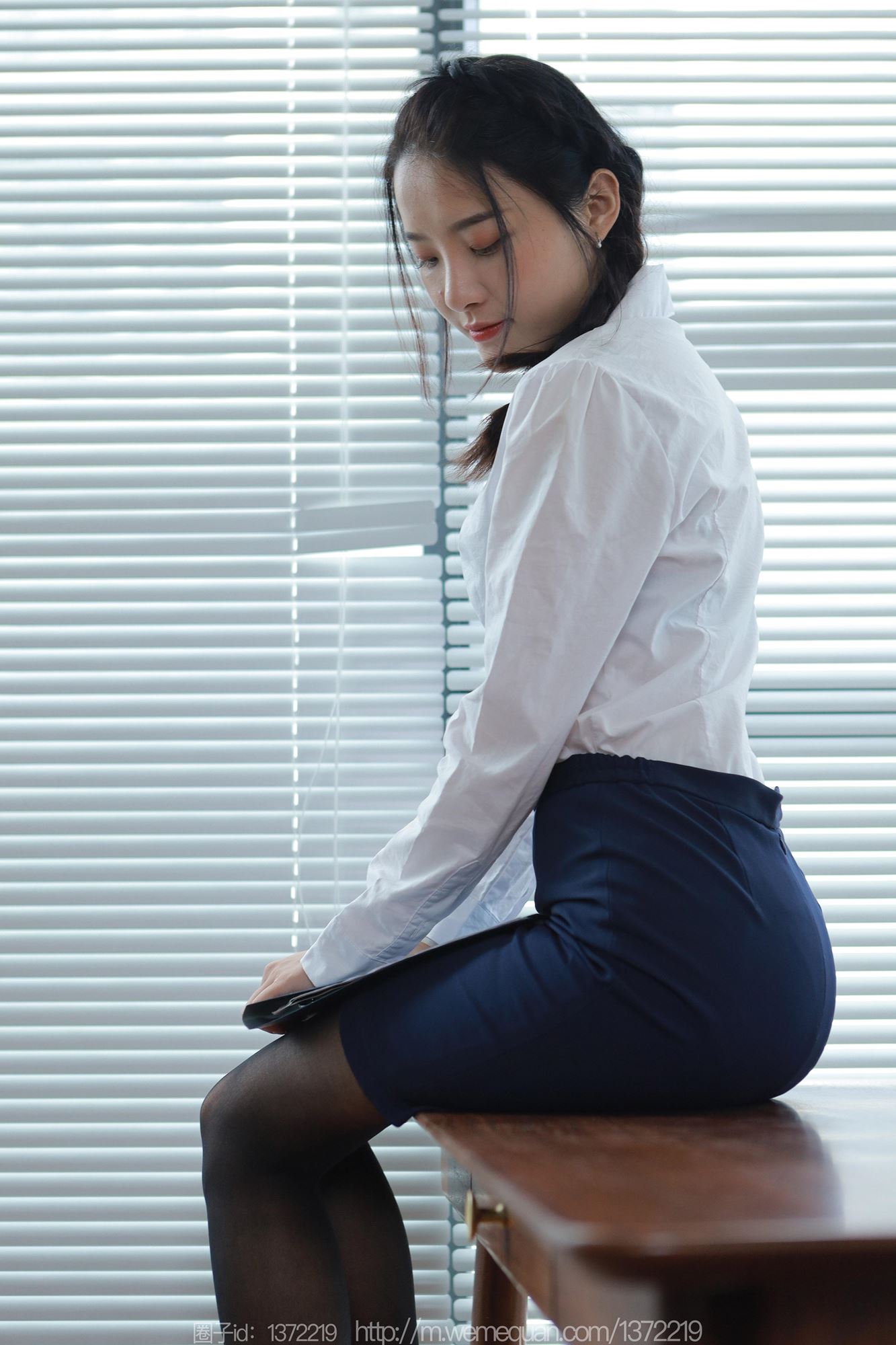 图片[20]-[IESS异思趣向] 2023.07.07 丝享家1474：婉萍《蓝裙OL》[86P] – 速更版-美库