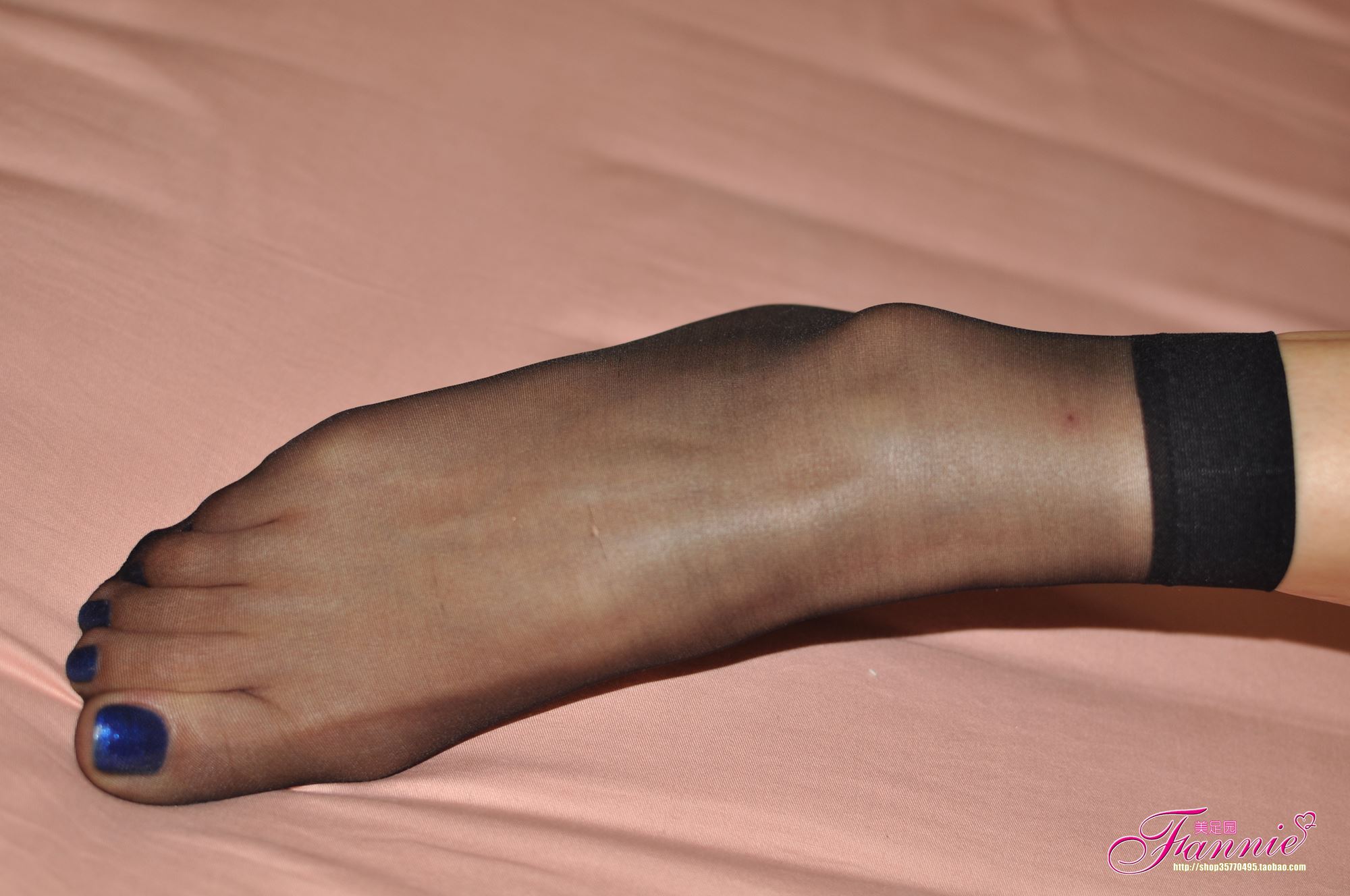 图片[32]-Fannie芬妮每足园 No.233 蓝色魅音 黑短丝 [69P] – 速更版-美库