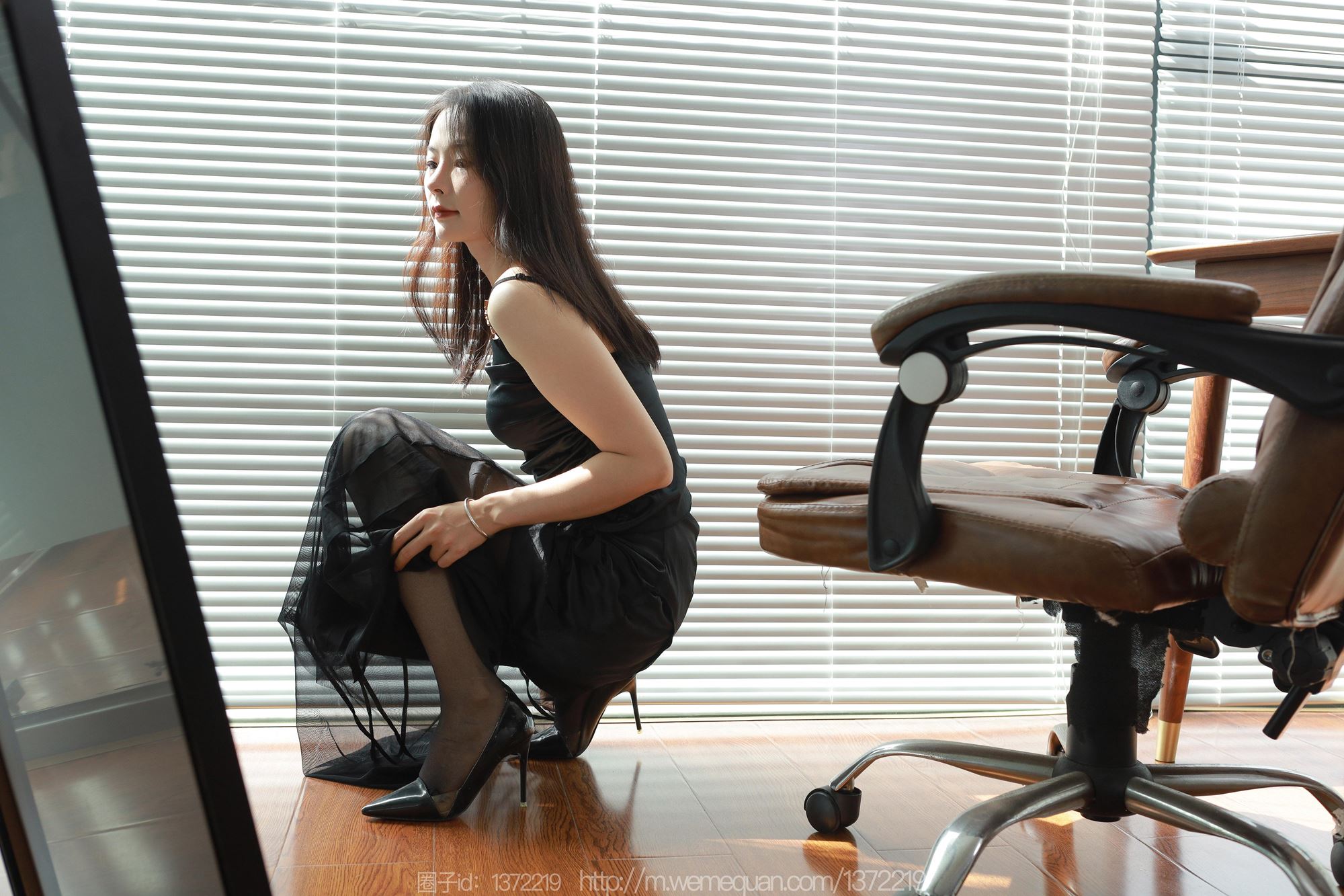 图片[71]-[IESS异思趣向] 2023.07.12 丝享家1478：小金《黑色蒙娜丽莎》[84P] – 速更版-美库