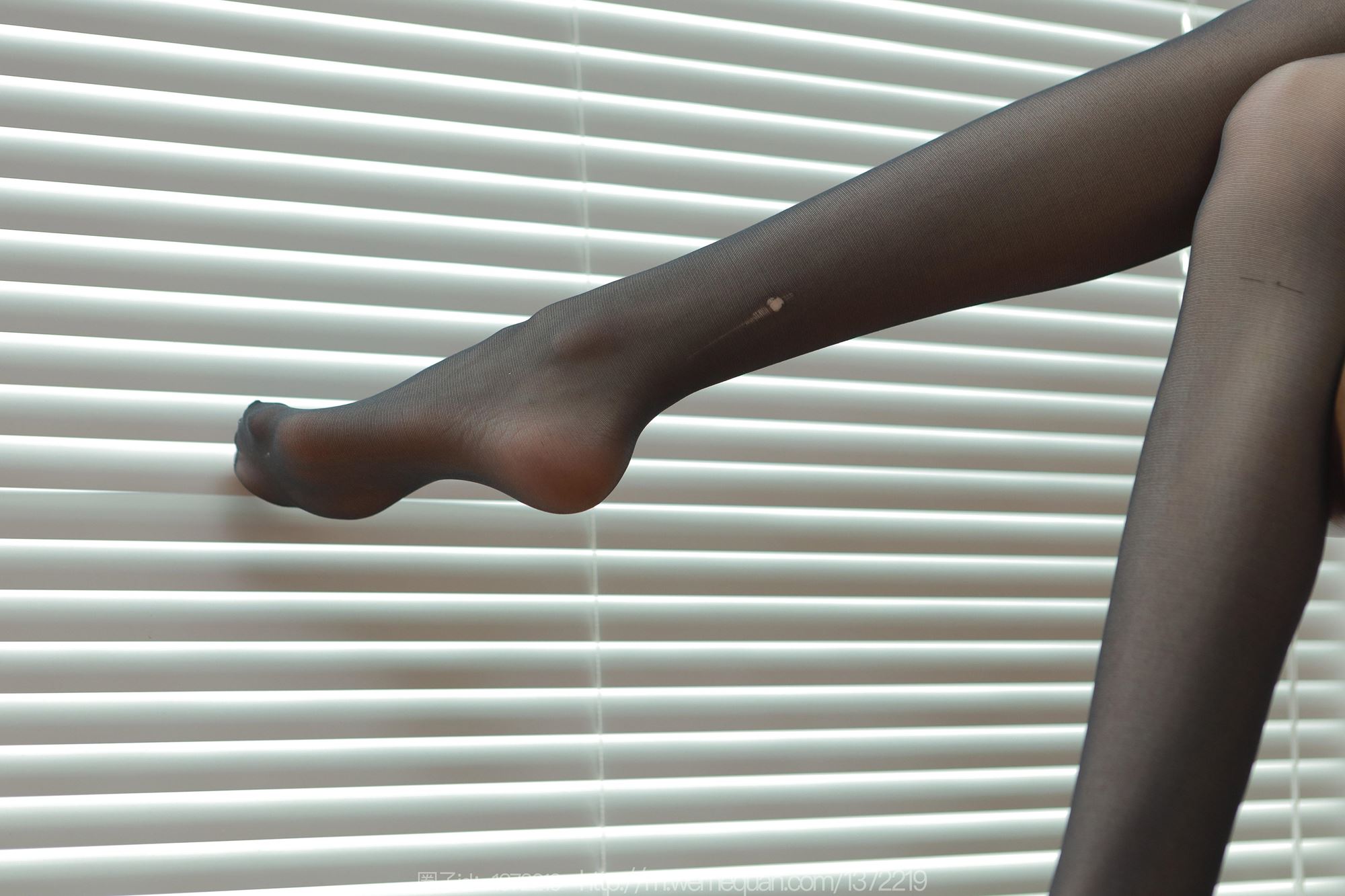 图片[17]-[IESS异思趣向] 2023.07.20 丝享家1485：团团《长长的月退》[78P] – 速更版-美库