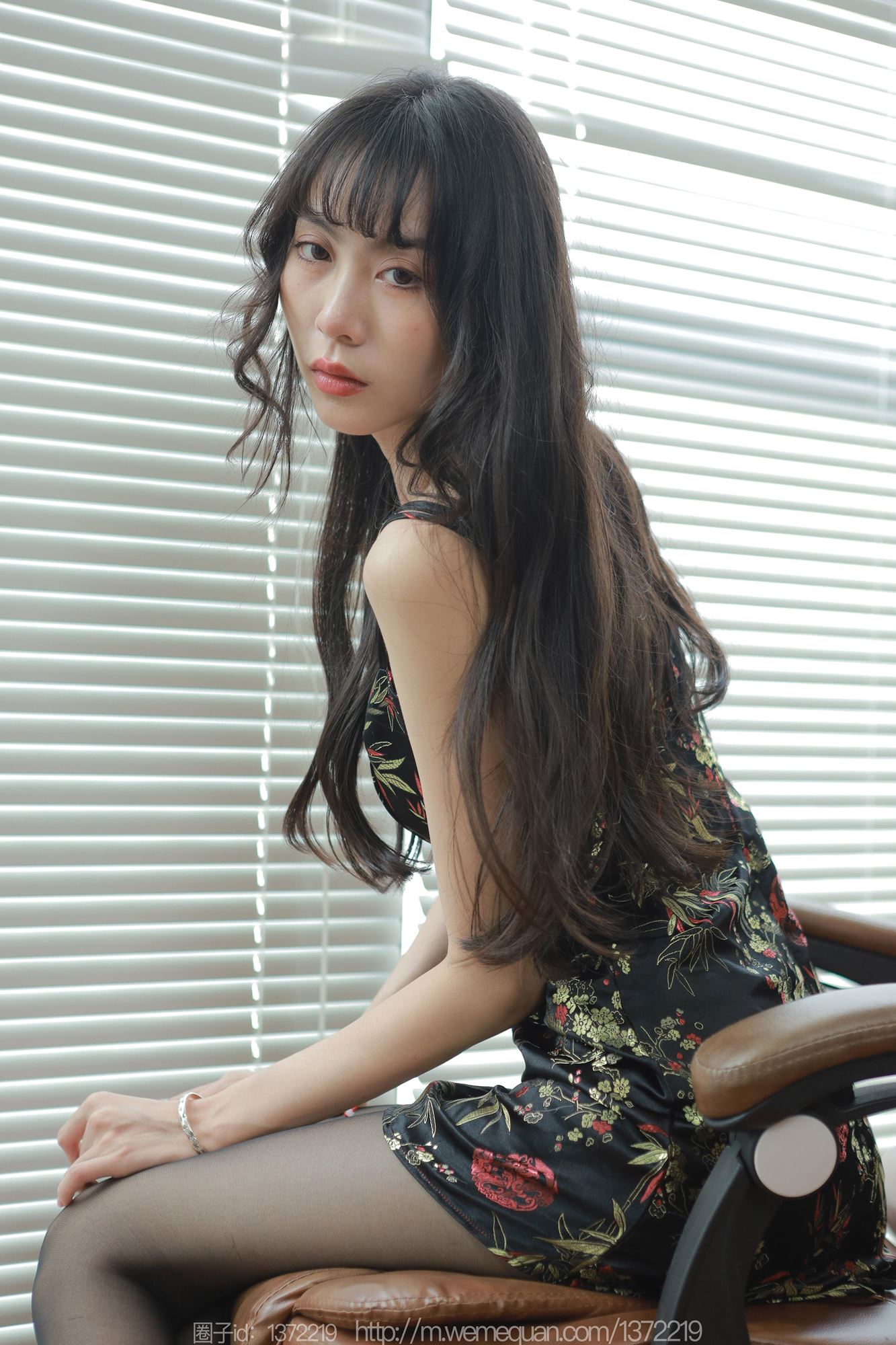 图片[26]-[IESS异思趣向] 2023.07.20 丝享家1485：团团《长长的月退》[78P] – 速更版-美库