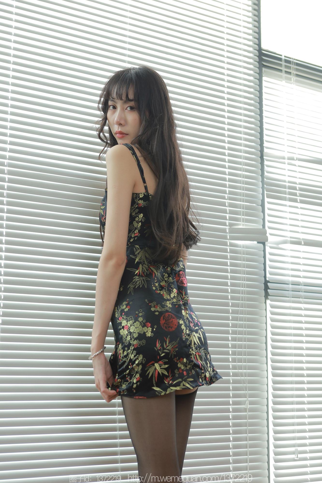 图片[32]-[IESS异思趣向] 2023.07.20 丝享家1485：团团《长长的月退》[78P] – 速更版-美库