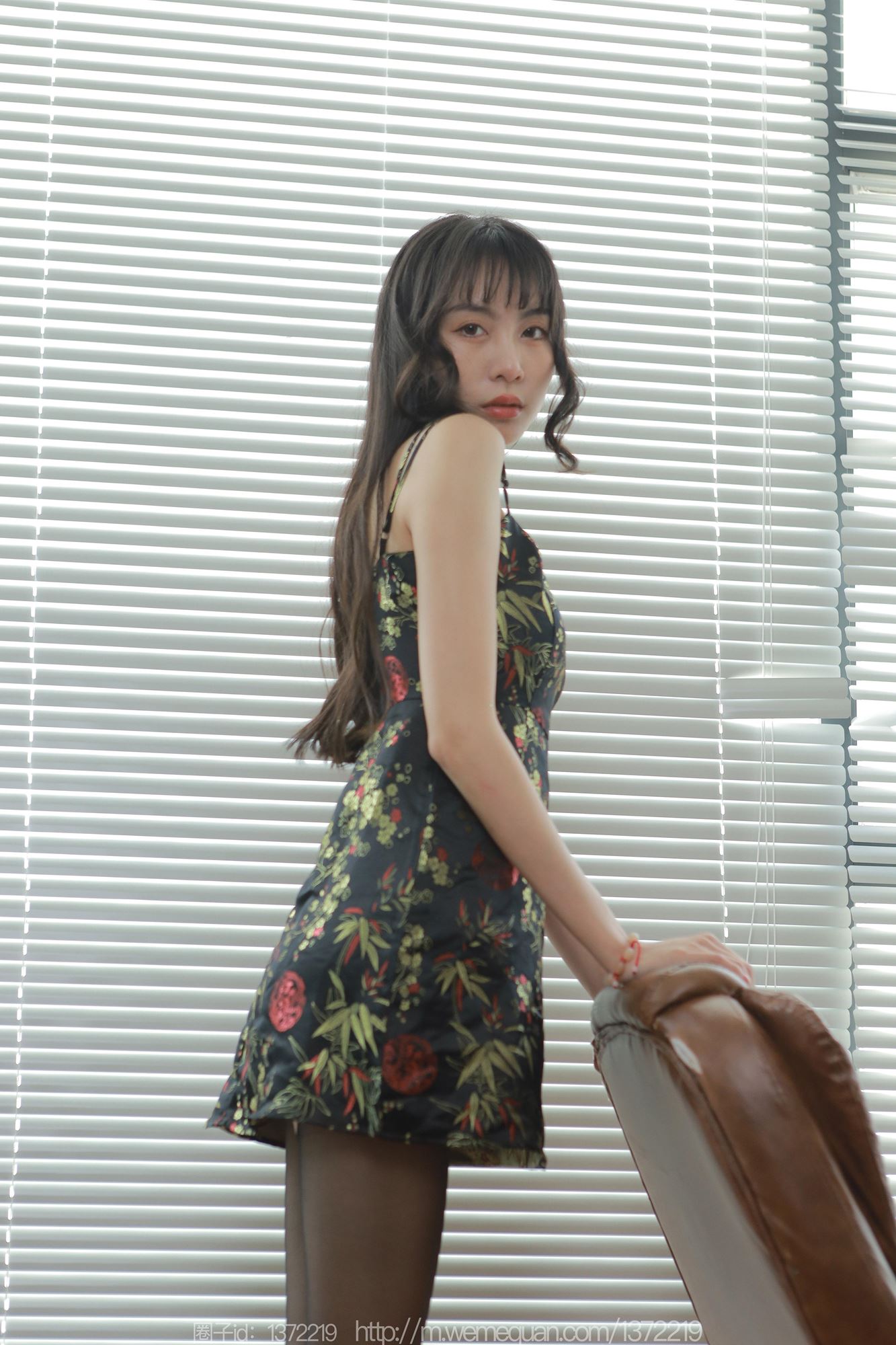 图片[46]-[IESS异思趣向] 2023.07.20 丝享家1485：团团《长长的月退》[78P] – 速更版-美库