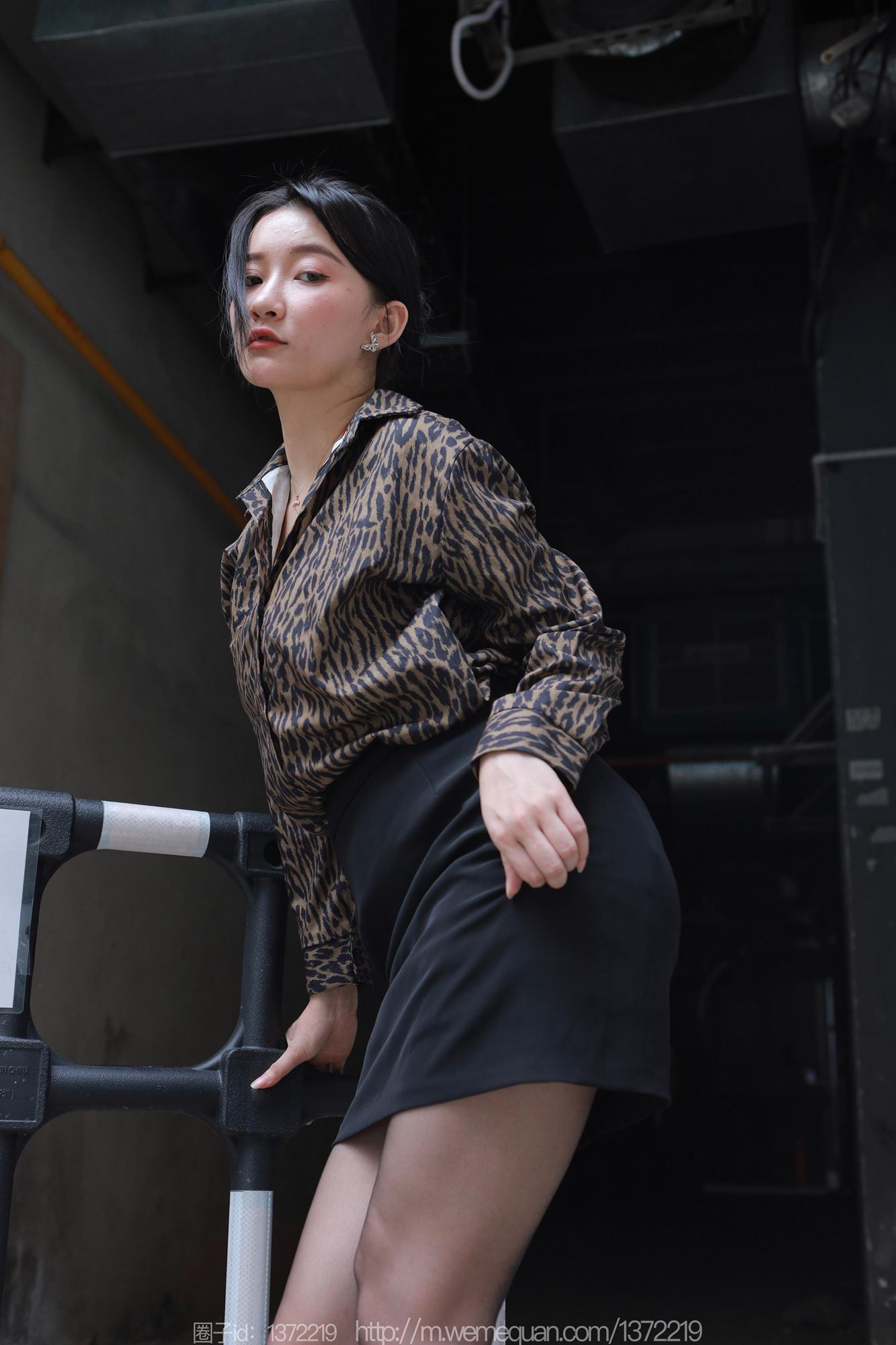 图片[11]-[IESS异思趣向] 2023.07.24 丝享家1488：秋秋《孤身走暗巷》[85P] – 速更版-美库