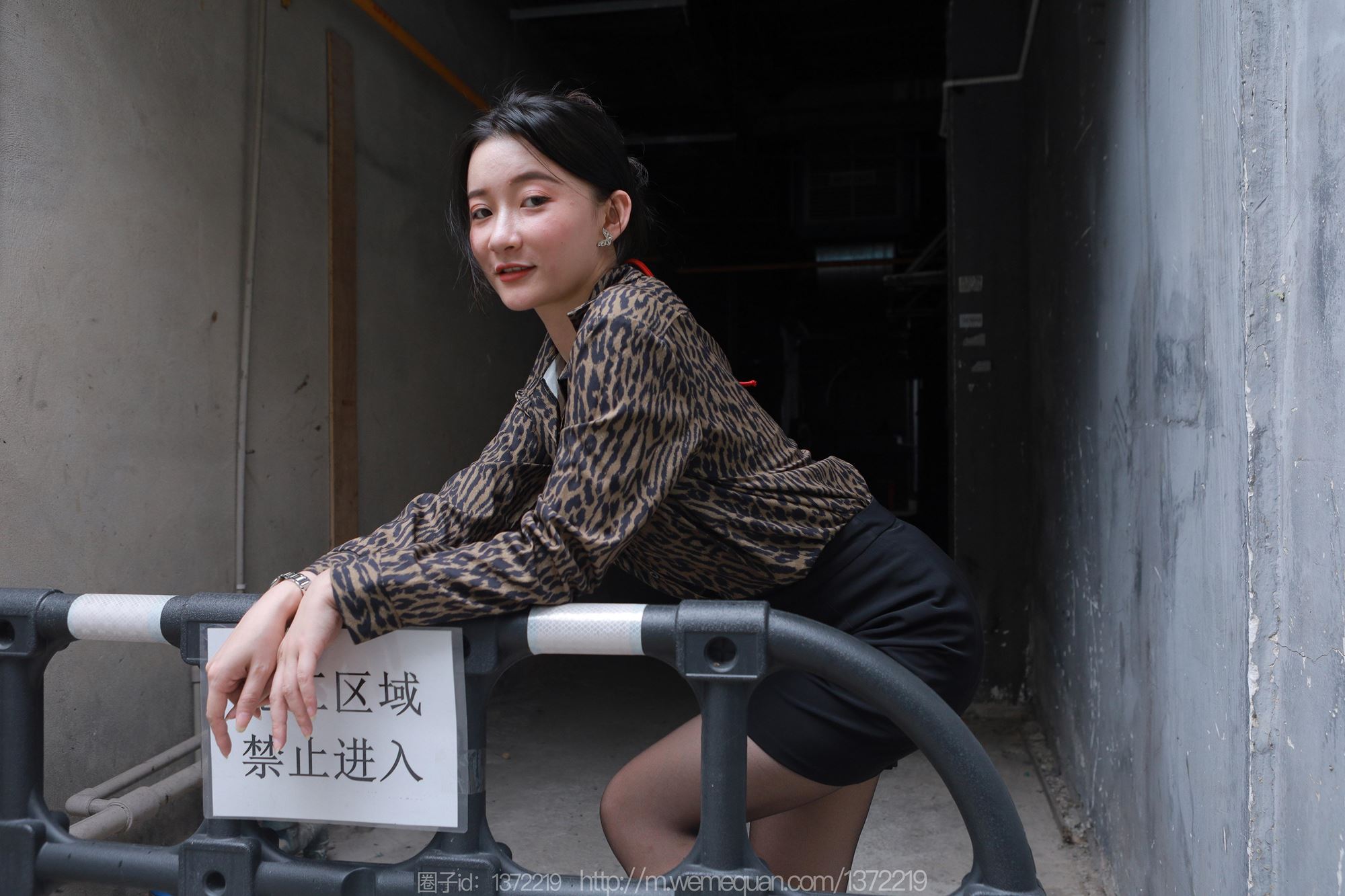 图片[13]-[IESS异思趣向] 2023.07.24 丝享家1488：秋秋《孤身走暗巷》[85P] – 速更版-美库