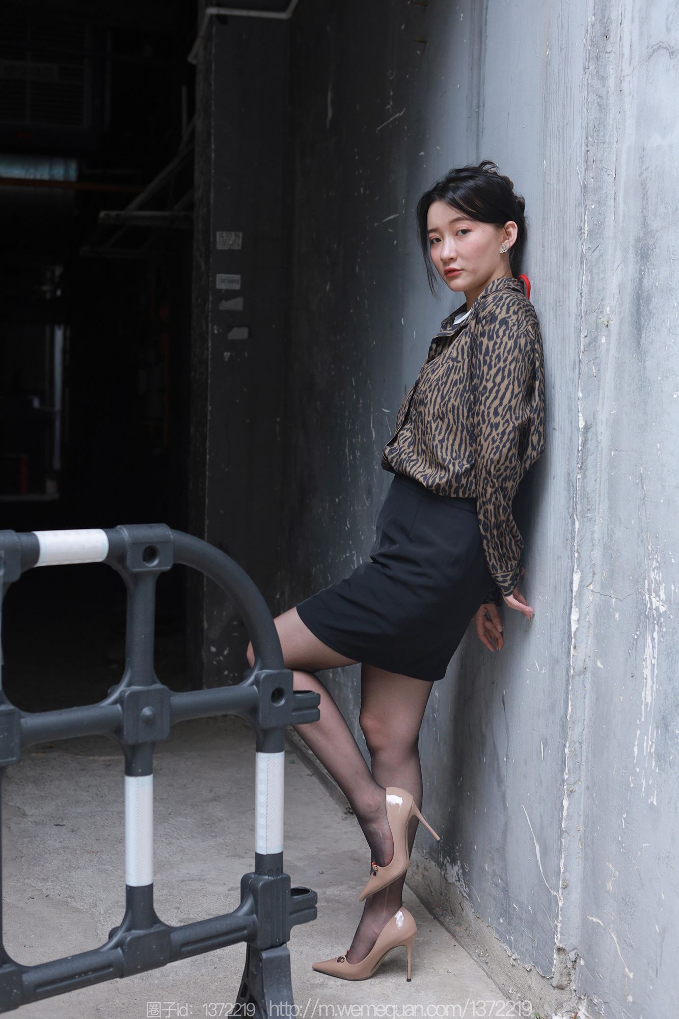 图片[15]-[IESS异思趣向] 2023.07.24 丝享家1488：秋秋《孤身走暗巷》[85P] – 速更版-美库