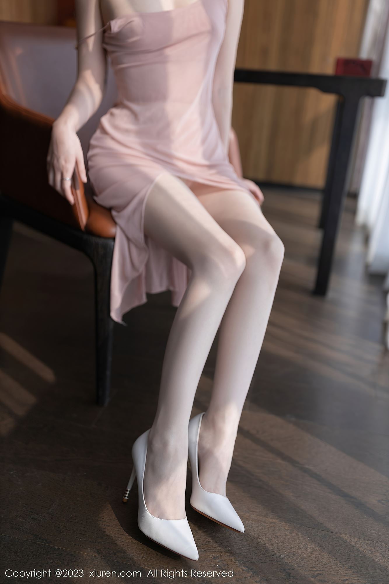 图片[26]-[XiuRen秀人网] 2023.09.22 No.7429 鱼子酱Fish 长裙美腿[43P] – 速更版-美库