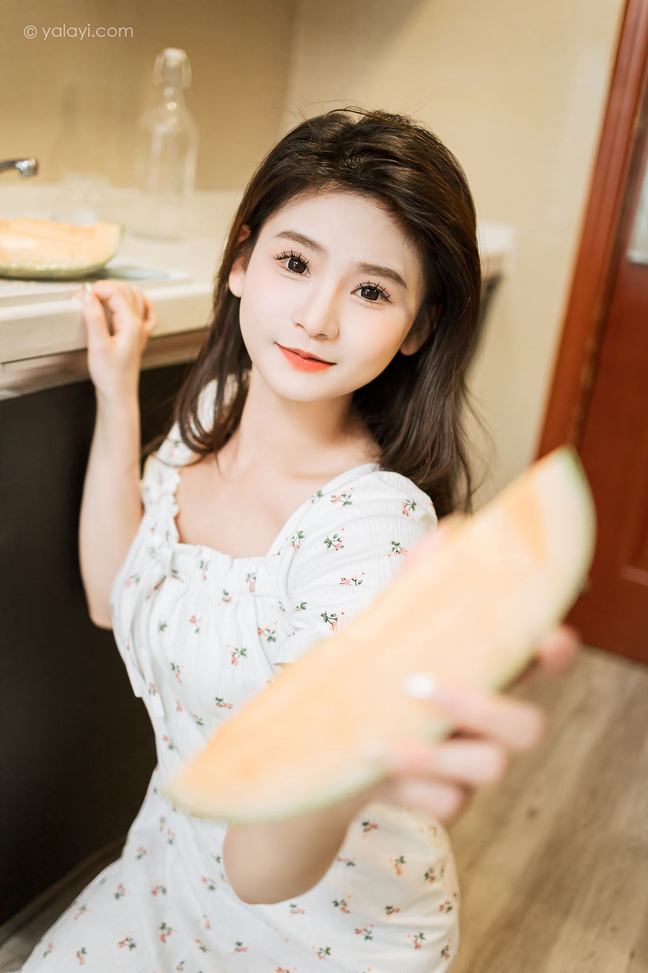 图片[25]-[YALAYI雅拉伊]2023.05.05 NO.1027 请你吃瓜 若婷[45+1P] – 速更版-美库