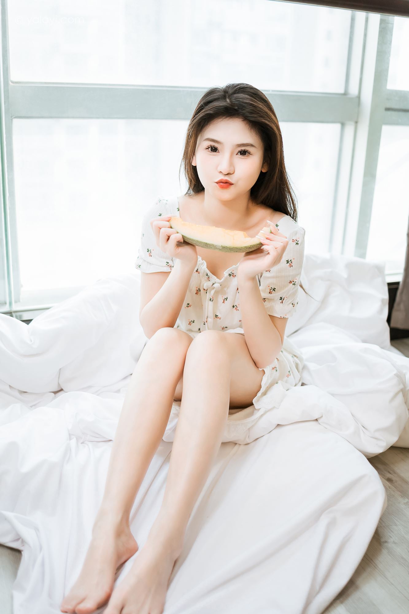 图片[34]-[YALAYI雅拉伊]2023.05.05 NO.1027 请你吃瓜 若婷[45+1P] – 速更版-美库