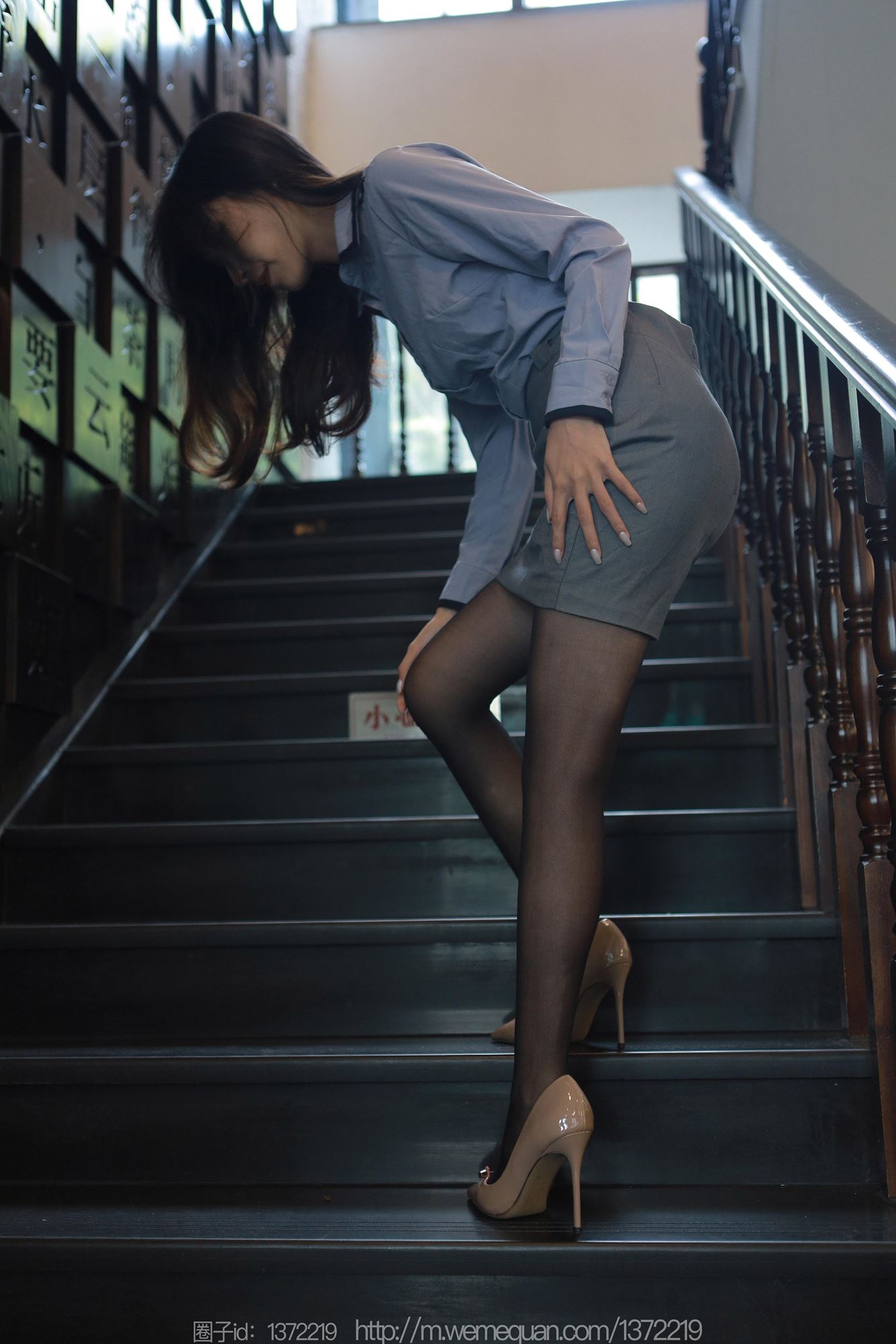 图片[57]-[IESS异思趣向] 2023.08.02 丝享家1496：美子《楼梯上的春光》[86P] – 速更版-美库