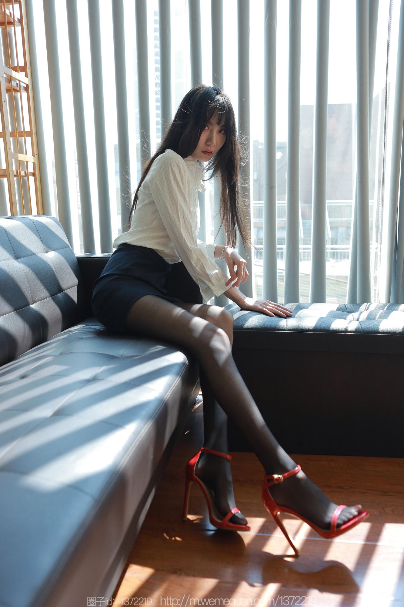 图片[16]-[IESS异思趣向] 2023.08.06 丝享家1499：团团《光影交错》[84P] – 速更版-美库