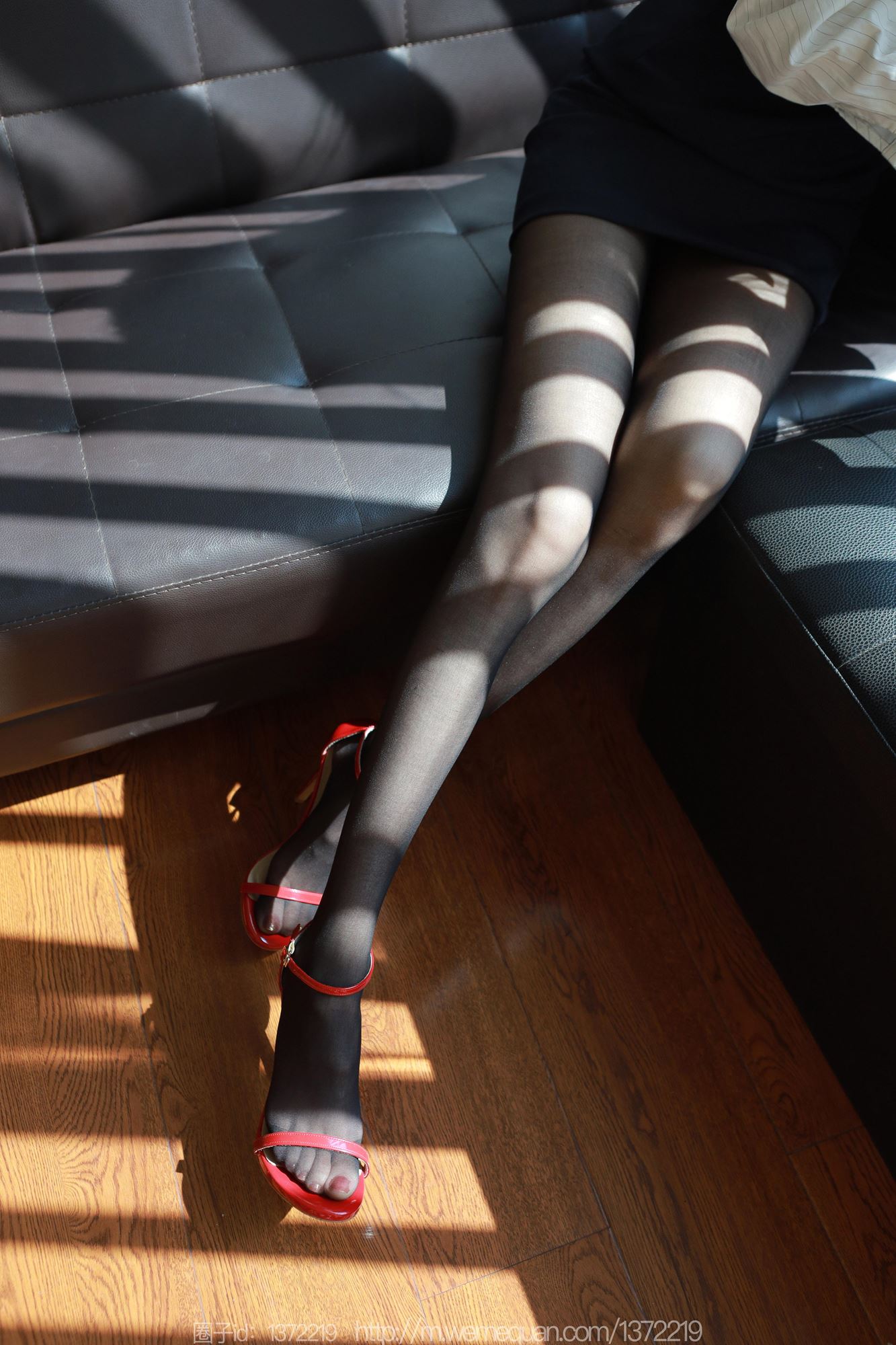 图片[19]-[IESS异思趣向] 2023.08.06 丝享家1499：团团《光影交错》[84P] – 速更版-美库