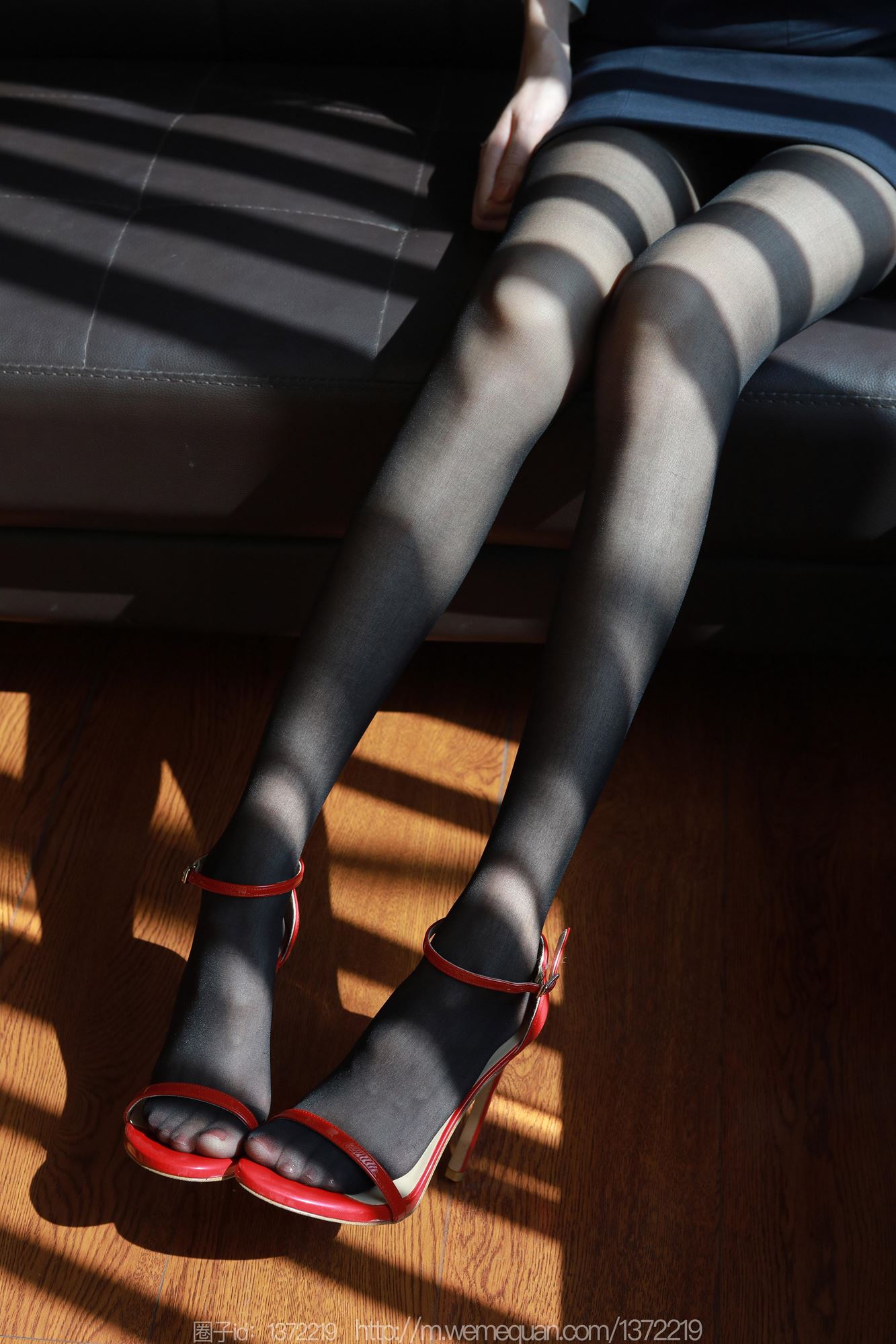 图片[24]-[IESS异思趣向] 2023.08.06 丝享家1499：团团《光影交错》[84P] – 速更版-美库