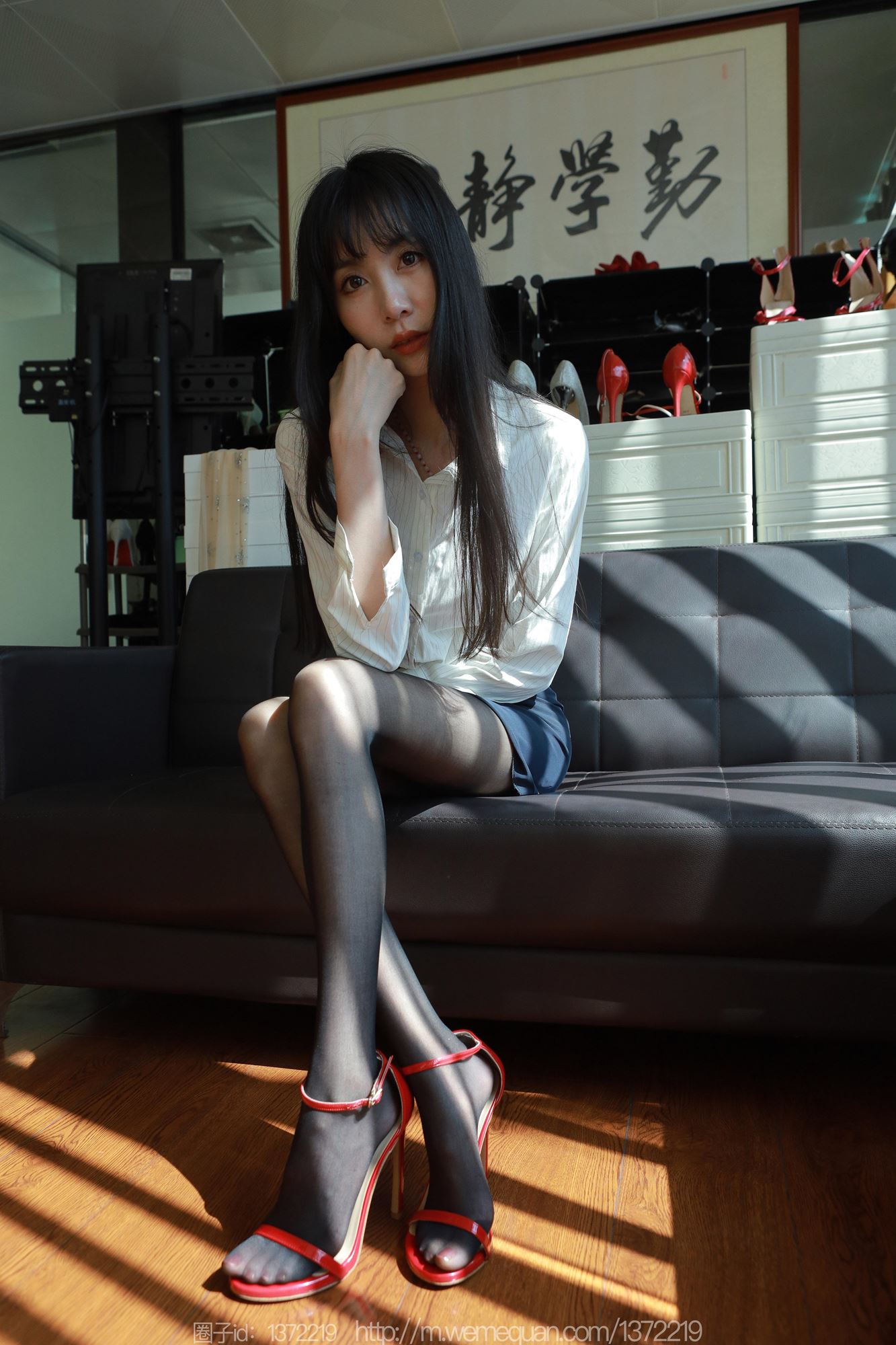 图片[30]-[IESS异思趣向] 2023.08.06 丝享家1499：团团《光影交错》[84P] – 速更版-美库