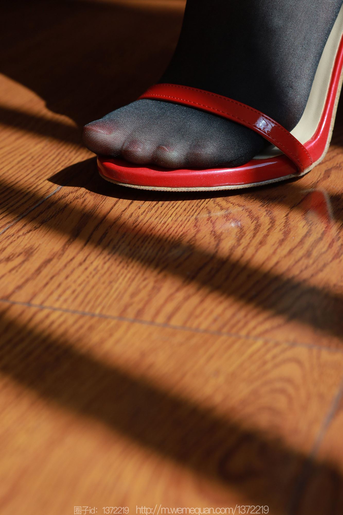 图片[31]-[IESS异思趣向] 2023.08.06 丝享家1499：团团《光影交错》[84P] – 速更版-美库